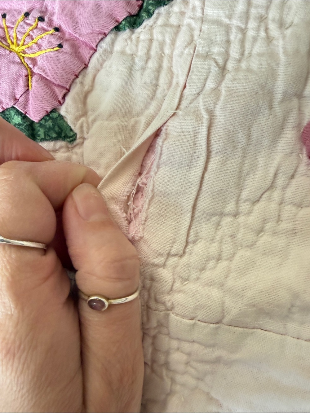 Vintage Bride’s Quilt Style Appliqué Quilt Pastel Cottagecore Floral Coverlet - Picture 11 of 15